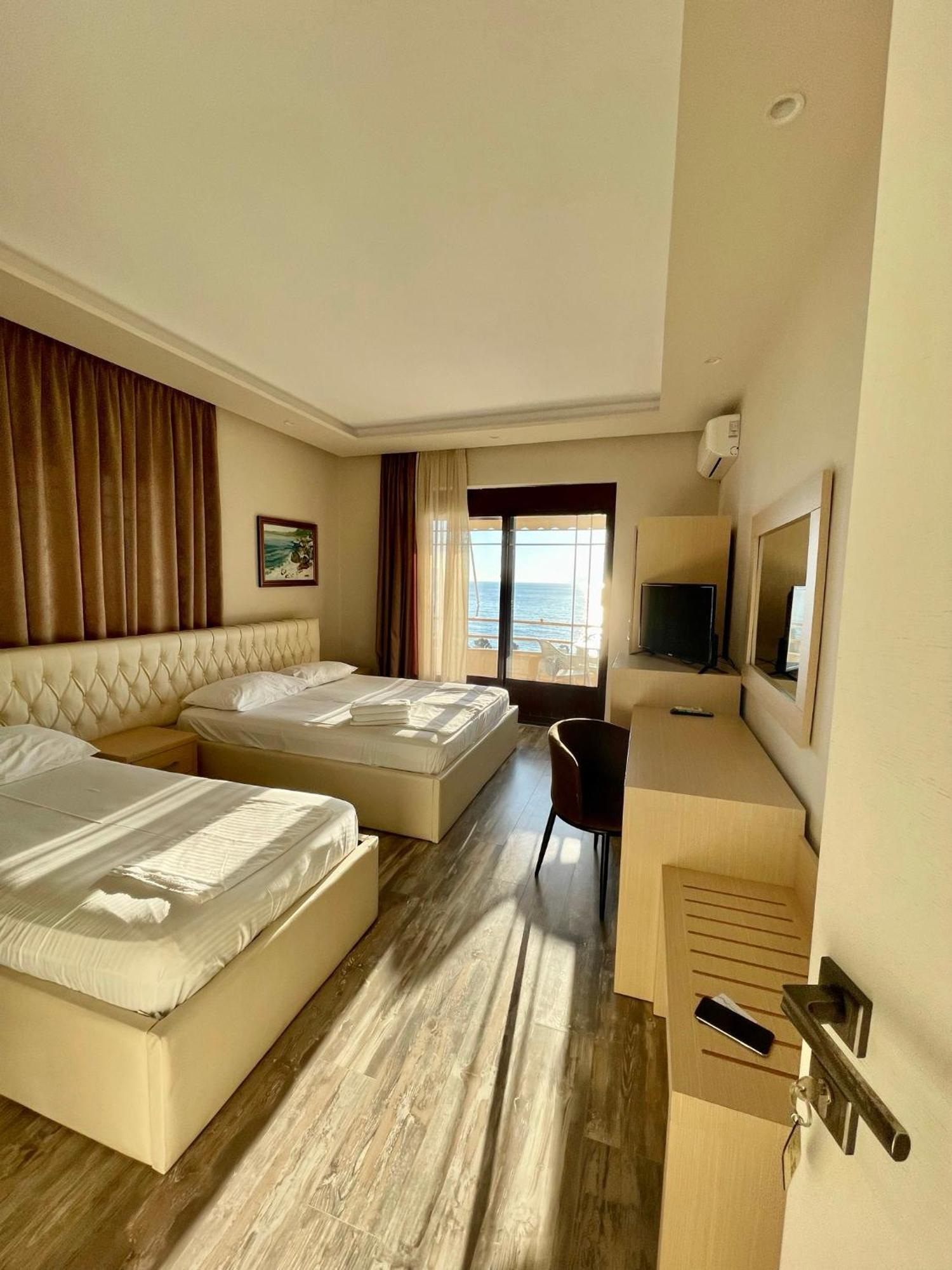 Hotel Lungomare Vlorë Buitenkant foto