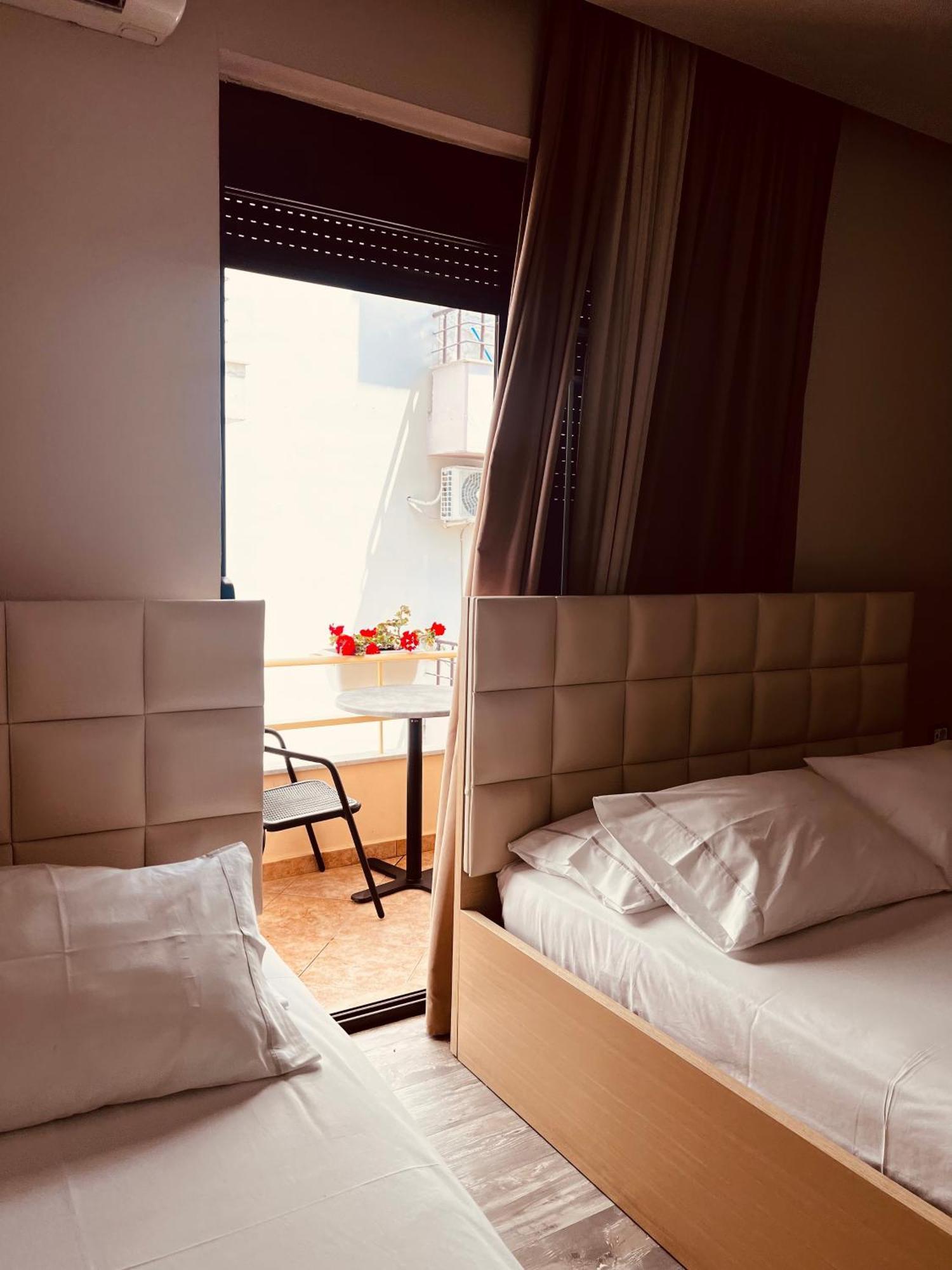Hotel Lungomare Vlorë Buitenkant foto