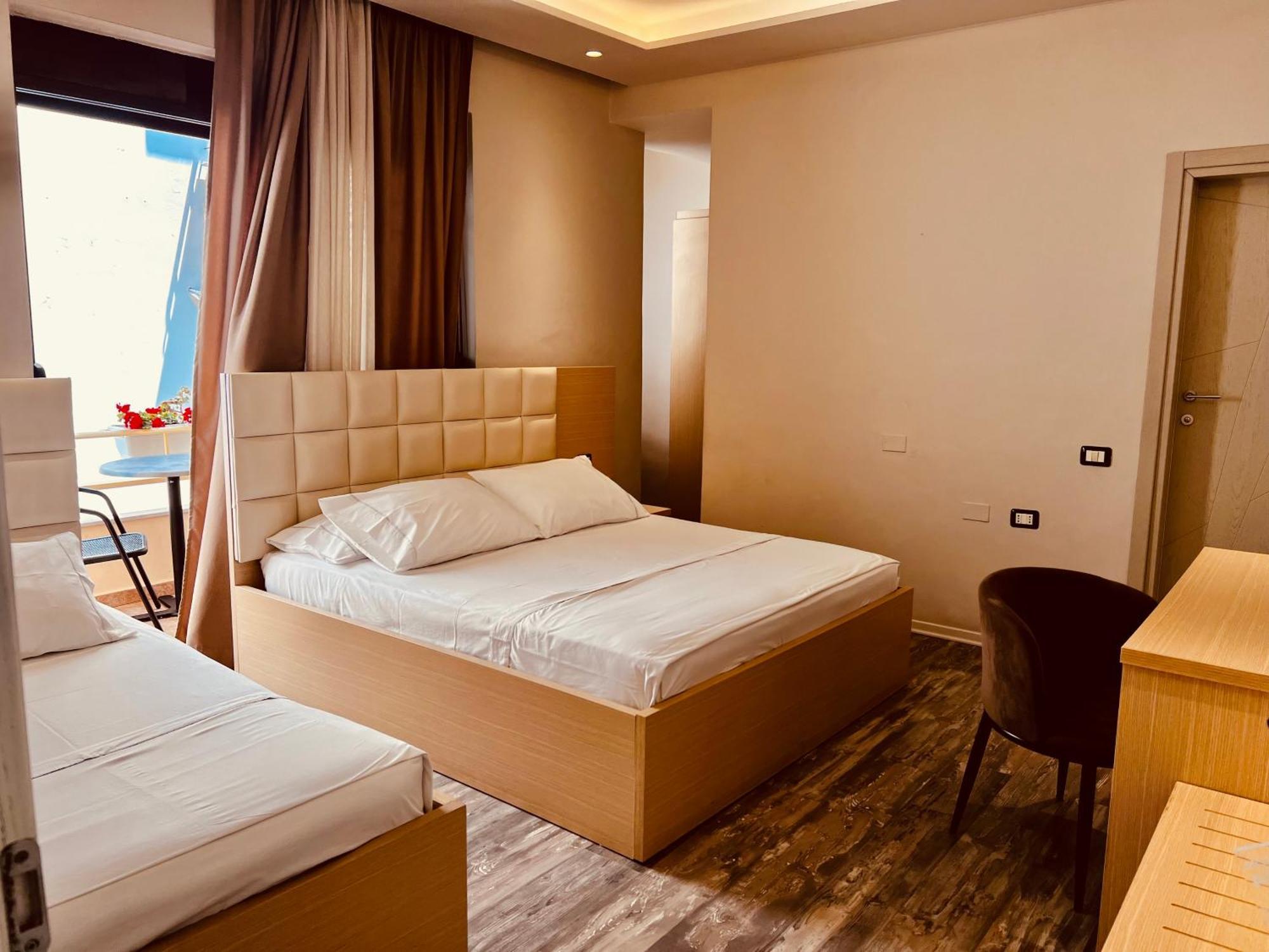 Hotel Lungomare Vlorë Buitenkant foto