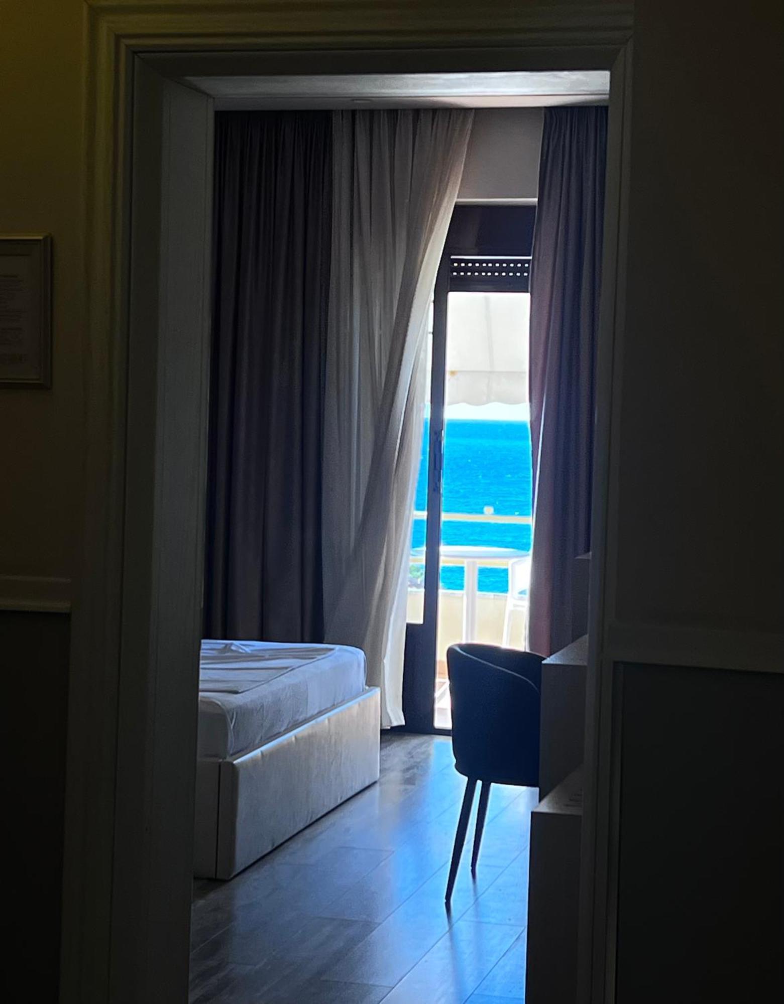 Hotel Lungomare Vlorë Buitenkant foto