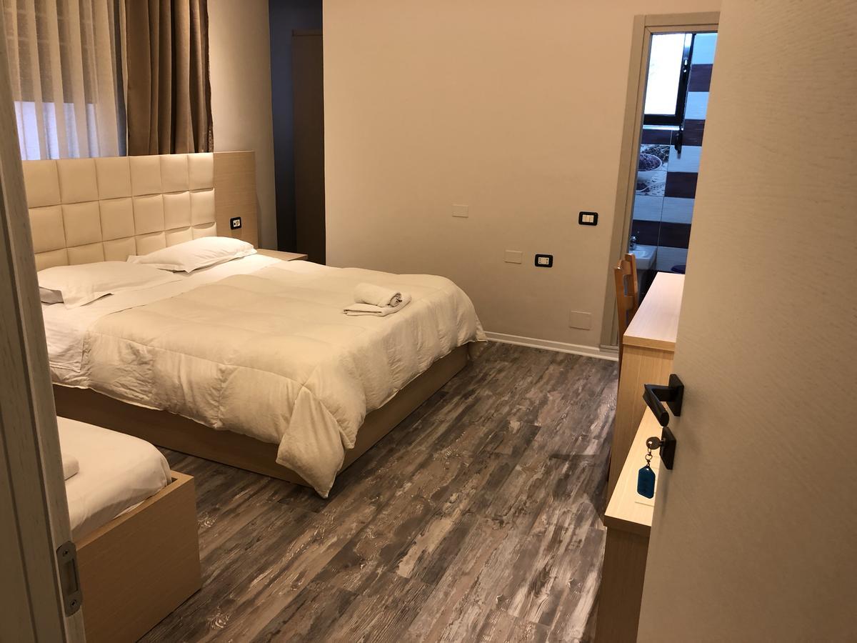 Hotel Lungomare Vlorë Buitenkant foto